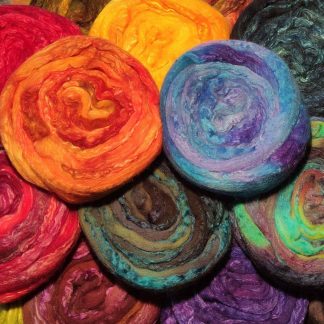 Regenboog geverfde Australische Merino (70%) en Moerbei zijde (30%)